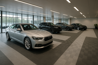 Les dalles en polypropylène sont-elles adaptées pour un showroom automobile ?