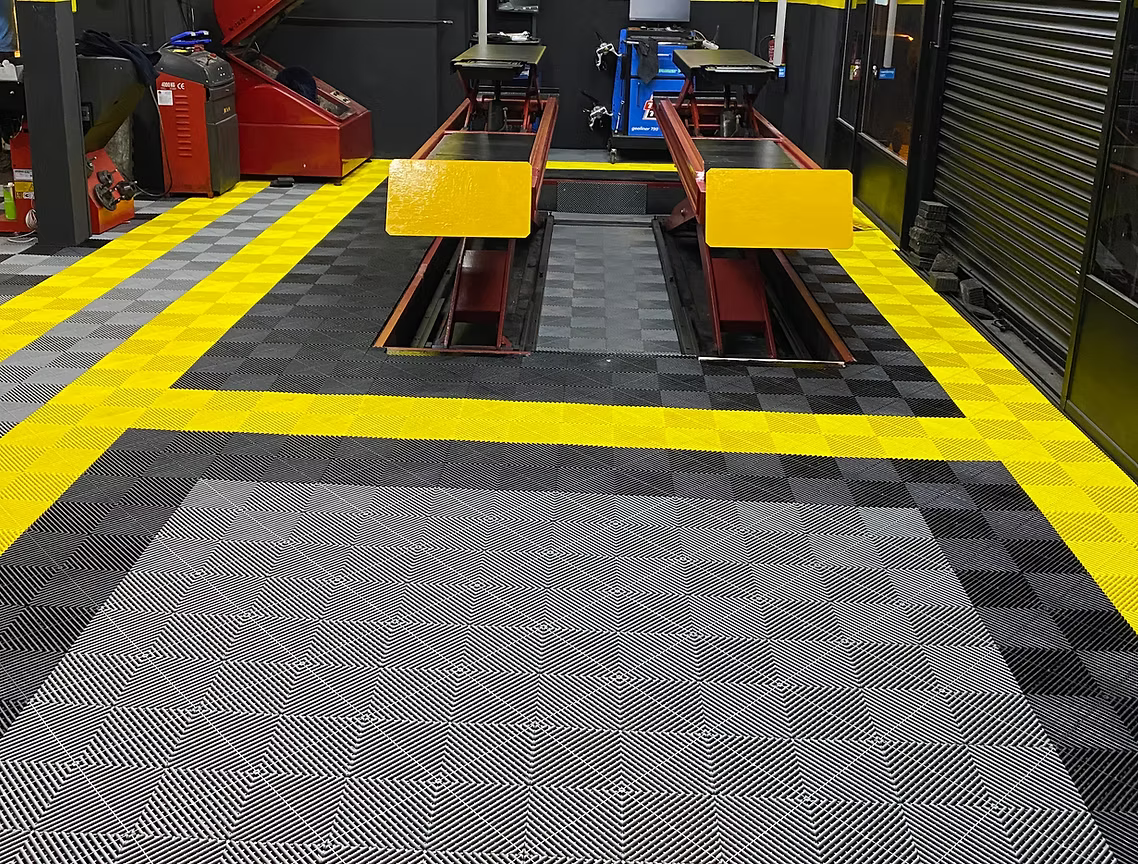 DALLE DE SOL EFFET DAMIER JAUNE MISTER DALLE