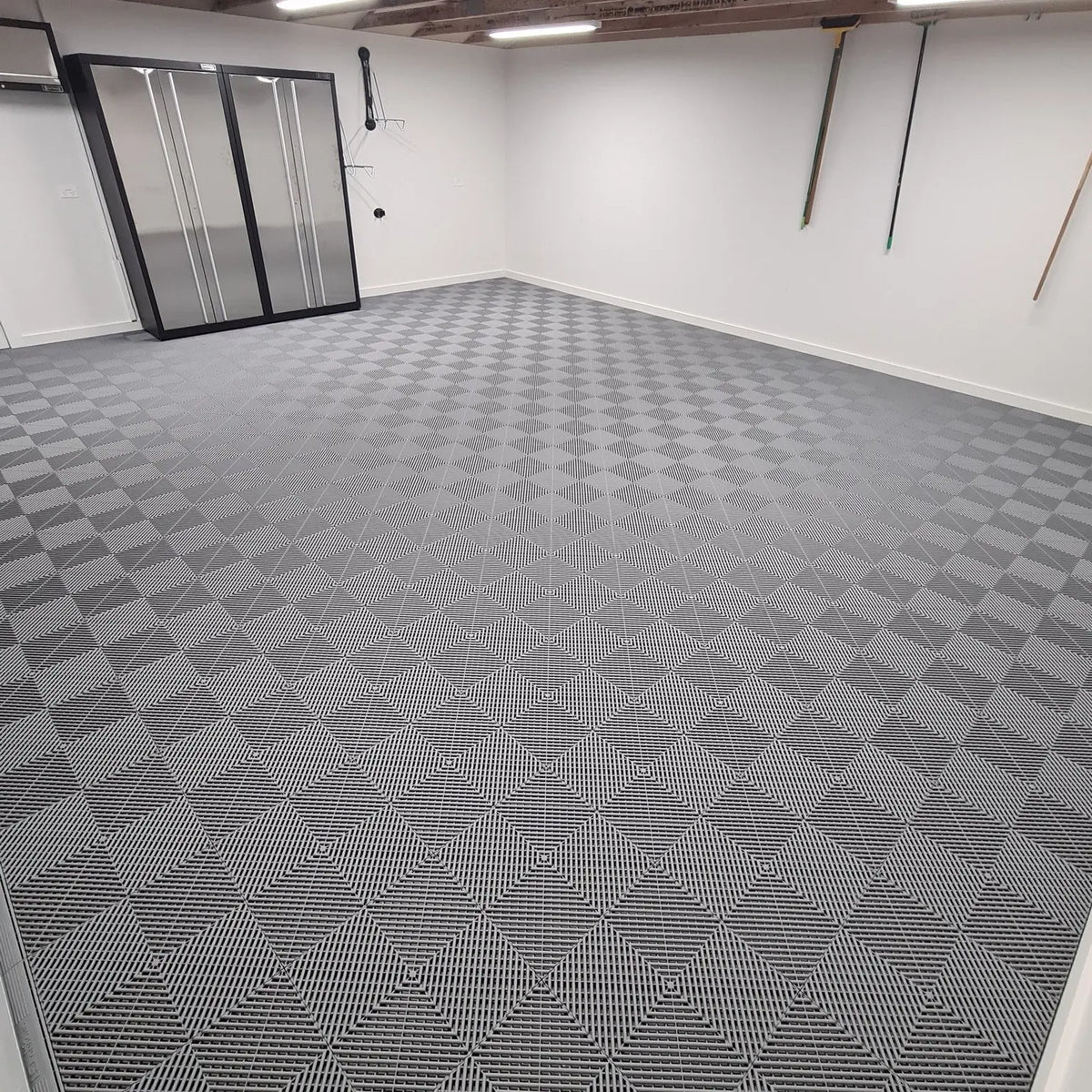 DALLE DE SOL EFFET DAMIER NOIR MISTER DALLE
