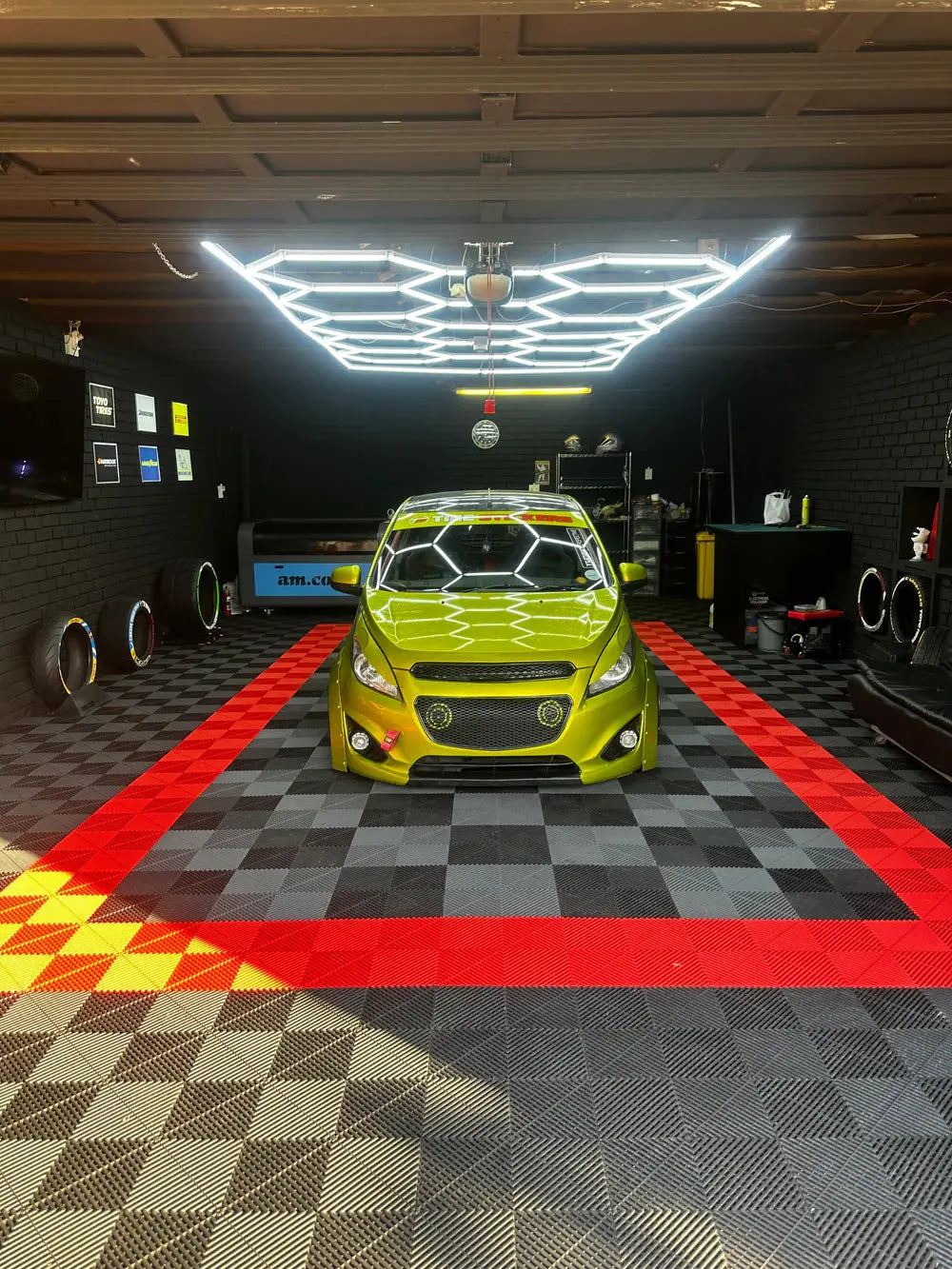 DALLE DE SOL EFFET DAMIER NOIR MISTER DALLE